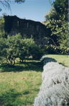 rome2001_koa ninfa wall w lavendar hedge
