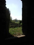 rome2001_kqx ninfa gate in wall