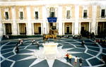 rome2001_iza capitoline piazza with statue